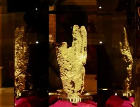 Hand of Faith at Golden Nugget images